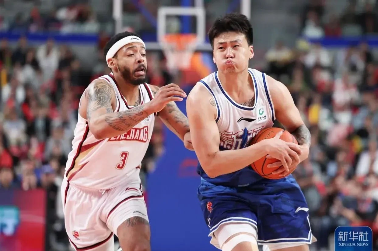 九游娱乐官方网站勇士观众热烈欢呼！，纳达尔迎来五赛季出色发挥引发球迷热议(纳达尔什么时候比赛)