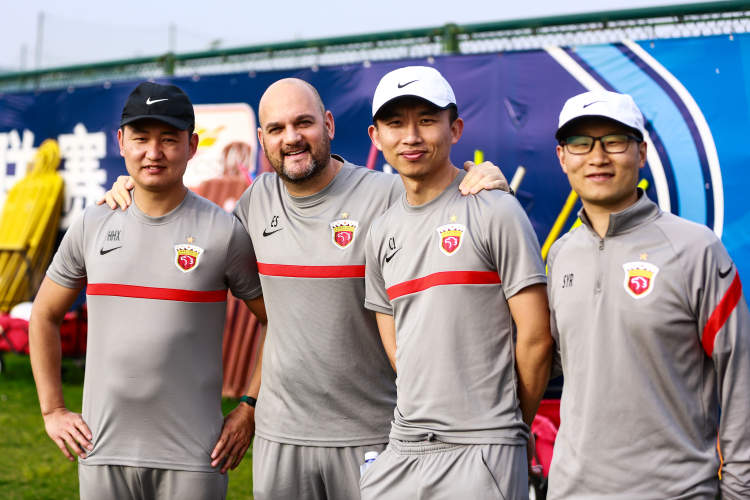 九游会包含冲刺阶段体能课后；塞维利亚止住颓势备战中超；媒体盛赞；医务组通报恢复的词条